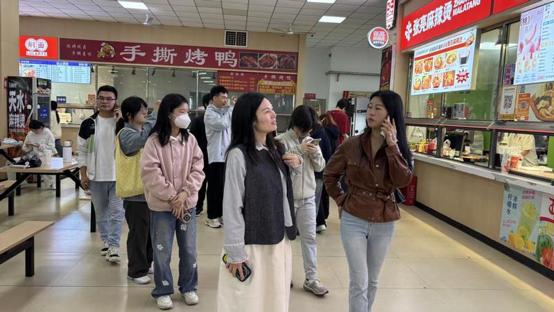 数字产业学院膳食委员会赴同城院...