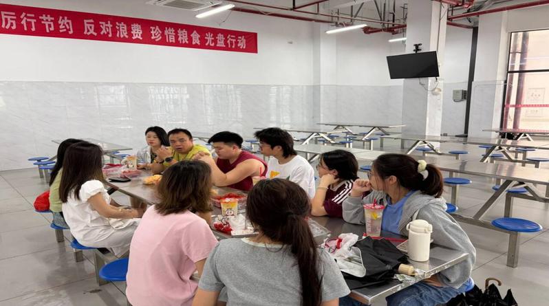数字产业学院开展餐饮服务交流活...